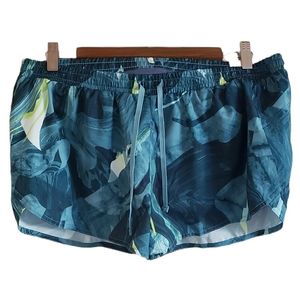 NWT Old Navy Active Go Dry Midrise Shorts, size M